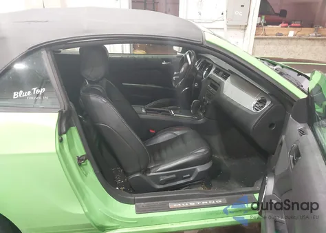 2014 Ford Mustang V6 Premium from USA, damaged, VIN 1ZVBP8EM5E5268189